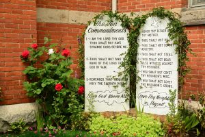 stone-tablets-1242854_1280